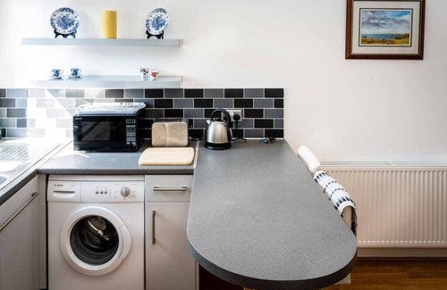 Glasgow Apartment | Charming 1-bed Southside Flat in Great Location