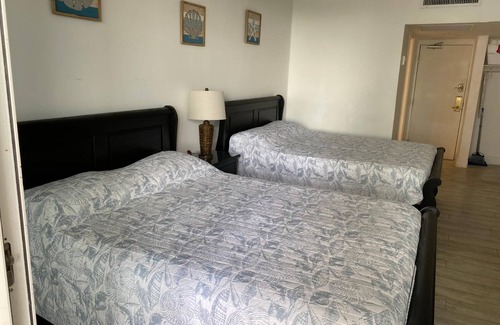 Barrier Island Hotel | Charming 1-bedroom hotel in delightful Fort Lauderdale. Direct ocean view.