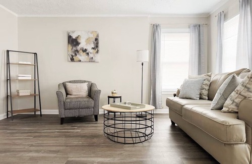 Evansville Apartment | Charming 1-bedroom apartment with AC, WiFi in enchanting Evansville