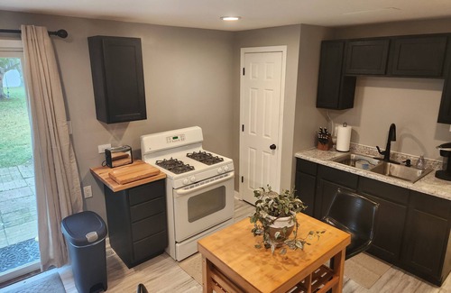 St. John Apartment | Charming 1-bedroom apartment in Saint John with AC, WiFi