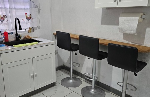 Calibishie Apartment | Charming 1-bedroom apartment in Calibishe with AC, WiFi comfortably sleeps 4