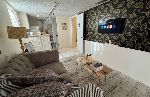 Live Oak Apartment | Charming 1-bedroom apartment in marvelous Santa Cruz with hot tub