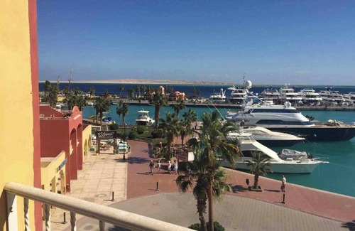Sakkala Apartment | Charming 1-bedroom apartment with AC,Large terrace overlooking the red sea marin