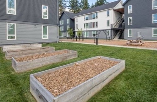 Gresham Apartment | Charming 1-bedroom apartment in Portland is very centric close from everything.
