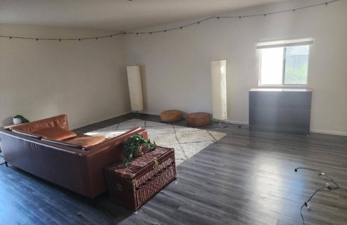 Upper Dimond Apartment | Charming 1-bedroom apartment in Oakland with WiFi access