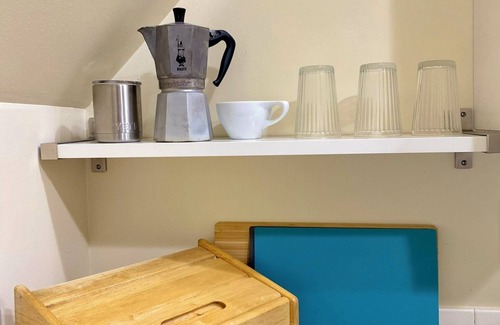 Squire Park Apartment | Charming 1-bedroom apartment close to downtown Seattle!