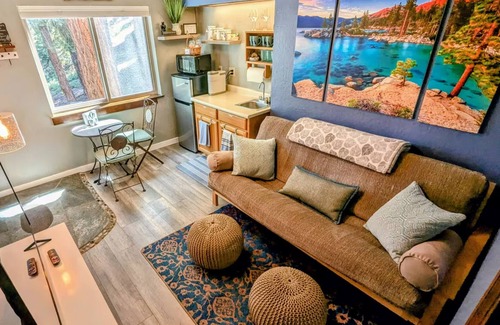 Truckee Apartment | Charming 1-bedroom apartment in central Truckee. Near skiing, lakes, downtown!