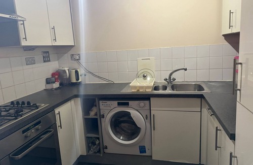St Luke's Apartment | Charming 1-bedroom apartment in brilliant London with fitness room, WiFi