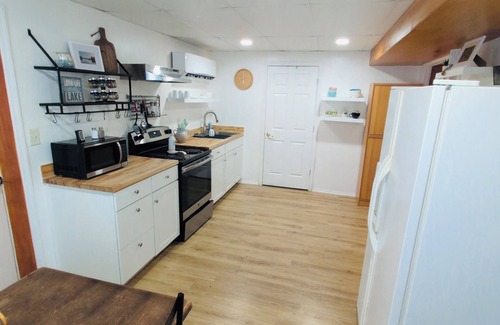 Dayton Apartment | Charming 1-bedroom apartment in peaceful Dayton with WiFi, AC.