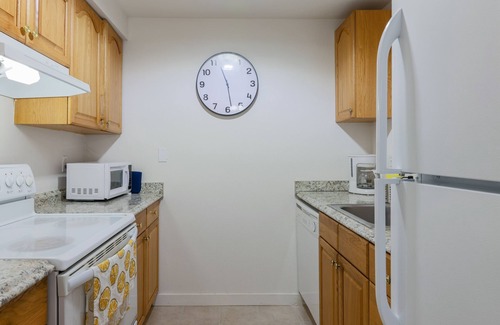 Vose Condo | Charming 1-bedroom condo in Beaverton, close to Nike and Intel.