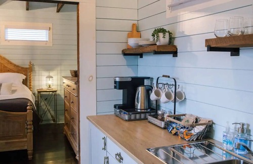 East Side Cottage | Charming 1-bedroom cottage with WiFi, AC in fabulous Atlanta