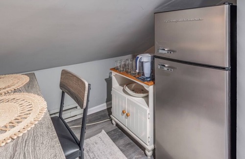 East Massapequa Apartment | Charming 1-bedroom duplex apartment with WiFi, AC in peaceful Massapequa