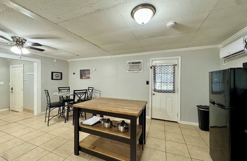 Kilgore House | Charming 1-bedroom Getaway in the heart of Kilgore