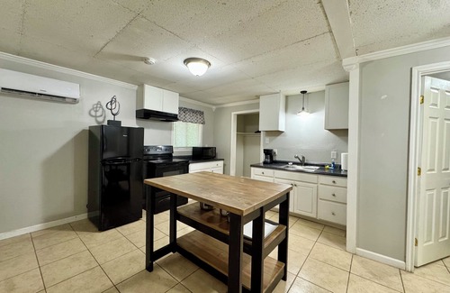 Kilgore House | Charming 1-bedroom Getaway in the heart of Kilgore