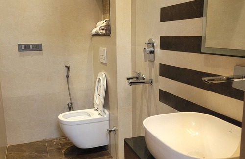 Noida Villa | Charming 1-bedroom in a villa with WiFi, AC in fabulous Noida