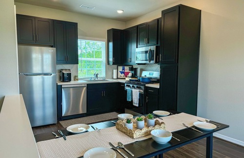 Foster Place House | Charming 1 Bedroom Private Guest House