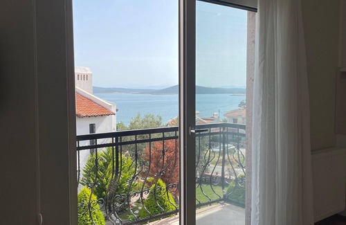 Mithatpasa Apartment | Charming 1-Bedroom Sea View Apartment with Kitchen on Cunda Island