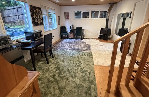 Jacoby Creek Apartment | Charming 1 Bedroom Studio nestled in Arcata
