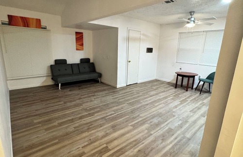 Humble House | Charming 1-bedroom studio in Humble 15 min from IAH