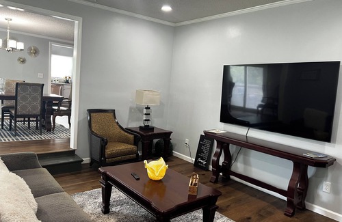 Wadley Condo | Charming 1-bedroom Suite in adorable Wadley with AC. Suite A