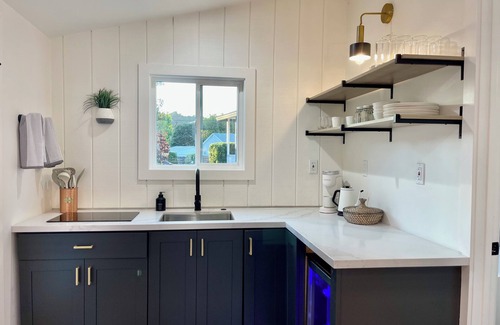 Alto Sutton Manor Cottage | Charming 1-bedroom cottage with AC and WiFi in marvelous Mill Valley