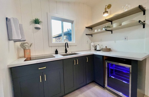 Alto Sutton Manor Cottage | Charming 1-bedroom cottage with AC and WiFi in marvelous Mill Valley