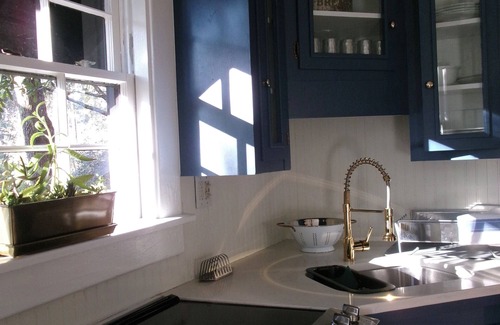 Summerville Historic District Cottage | Charming 1-bedroom Summerville cottage in town