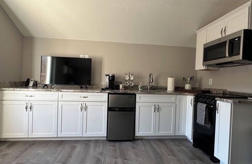 Young Harris Apartment | Charming 1-bedroom apt in lovely Young Harris with AC, WiFi and Highland Cows!