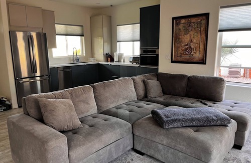 Paradise Valley Village Cottage | Charming 1-bedroon Guest House