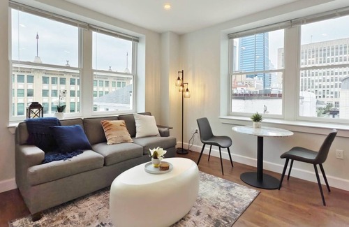 Downtown Jacksonville Apartment | Charming 1 BR Apts - 1.25 Miles to TIAA Bnk Fld!