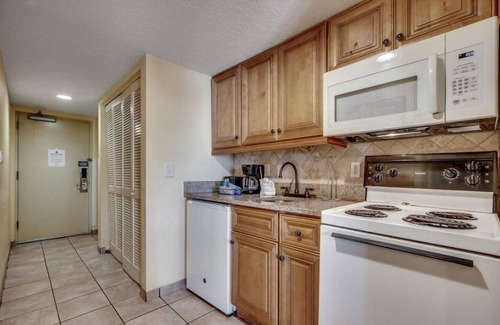 Myrtle Beach Condo | Charming 1 BR Oceanview Condo for 4! Ocean Reef 825