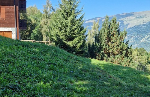 Montalbert Apartment | Charming 1BR apartment with terrace, near slopes, free parking