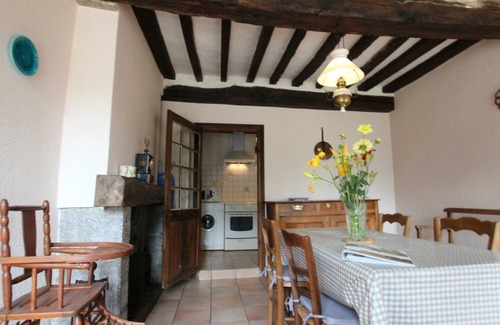 Hudimesnil Cottage | Charming 17th-century rustic house in Hudimesnil