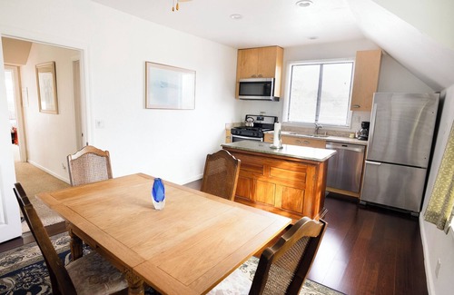 Petaluma House | Charming 1870 Farmhouse in the Heart of Petaluman