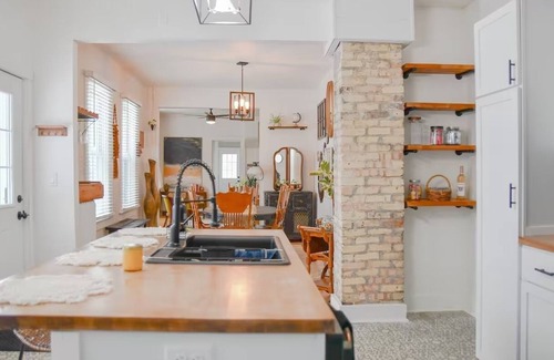 Green Bay House | Charming 1870's Downtown Loft