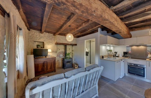 Taxat-Senat Cottage | Charming 18th Century House with Modern Comfort, Terrace, and Garden in Quiet Village