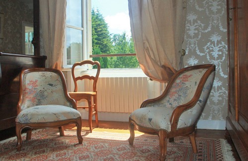 Ri Cottage | Charming 18th Century Home with Large Garden, Modern Amenities, and Baby Essentials - Pets Welcome!