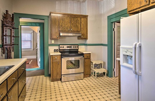 Summerville Cottage | Charming 1916 Bungalow ~ 3 Miles to Augusta Course