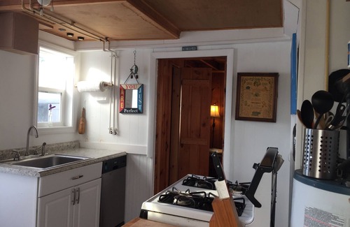 Ocean Bluff-Brant Rock Cottage | Charming 1924 Cottage by the Sea Available 8/15 -12/14 see details