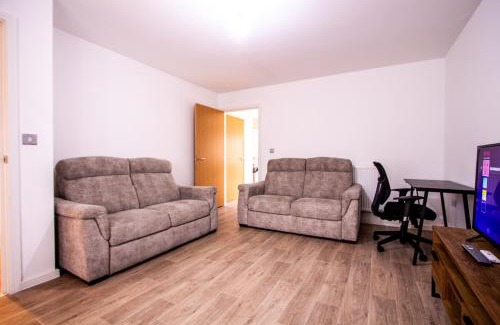 Eccles House | Charming 1BR House in Eccles with Free Parking
