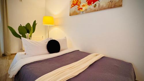 Bucharest City-Centre Apartment | Charming 1BR Retreat in Central Bucharest