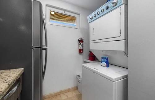 Shaba Condo | Charming 1BR1BA Condo in Great Location with Pool!