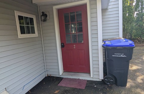 Old Orchard Beach Apartment | Charming 2-bedroom apartment in nice Old Orchard Beach with WiFi
