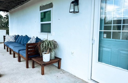 West Panama City Beach House | Charming 2-bedroom house in West End, Panama City Beach with WiFi, AC, Lake