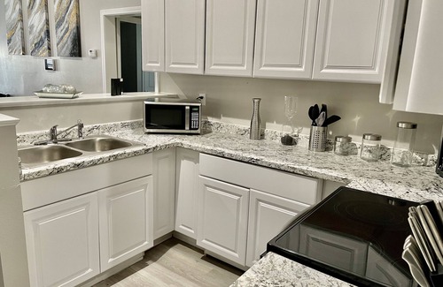 Highlands - Perkins House | Charming 2 Bed/2 Bath Home 5 Minutes from LSU in Vibrant Baton Rouge, Louisiana!
