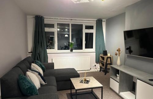 Leeds Apartment | Charming 2-Bed Apartment in the Heart of Leeds