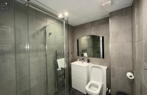 Leeds Apartment | Charming 2-Bed Apartment in the Heart of Leeds