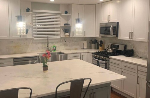 District Heights House | Charming 2-bedroom house with WiFi, AC in fabulous District Heights