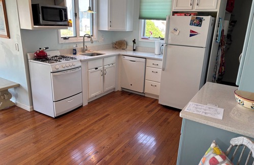 Ortley Beach House | Charming 2-bedroom house on Pelican Island with WiFi and AC