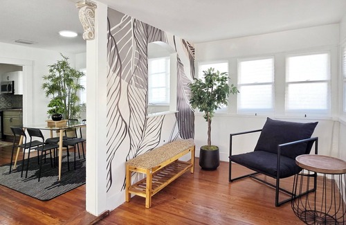 Northwood Shores Cottage | Charming 2-bedroom Cottage Close to Downtown and the Beach No. 1